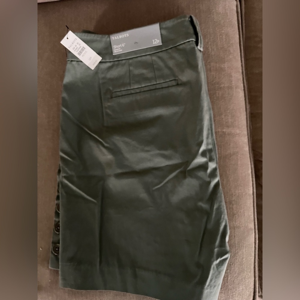 Talbots Short 6”12P.. inseam 6” sits at waist.